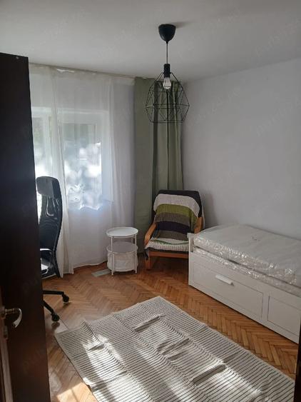 Apartament cu 3 camere decomandat în Zorilor