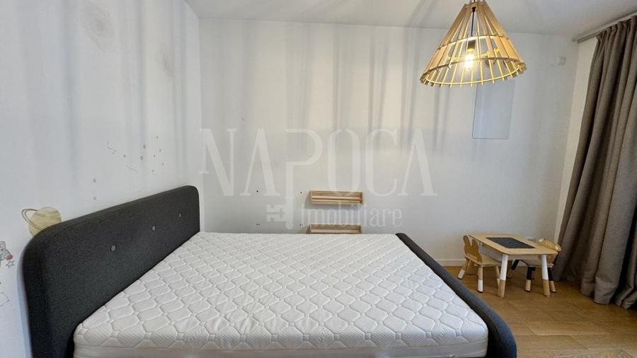 Apartament cu 3 camere semidecomandat în Florești