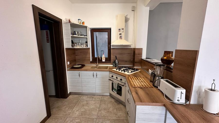 Casă individuală cu 4 camere cu Teren 866 Mp în Săcel