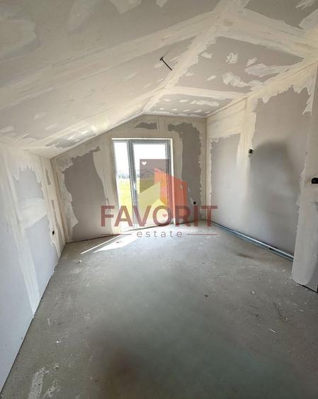 Duplex cu 4 camere cu Canalizare în Moșnița Nouă