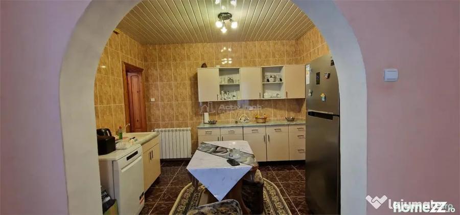 Casă cu 5 camere cu Teren 565 Mp în Central