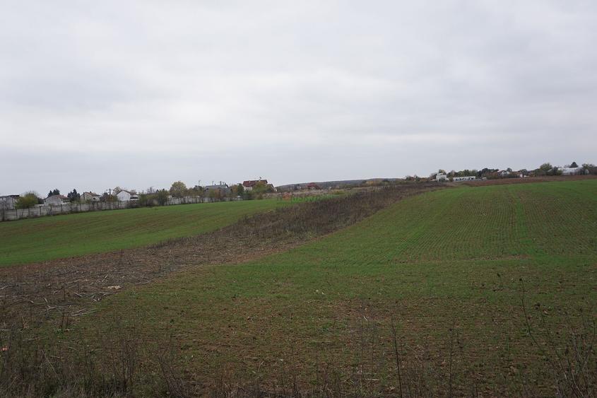 Teren agricol intravilan de 2800 mp, în Ciolpani