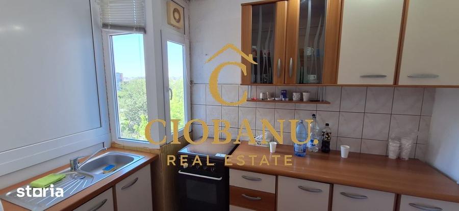 Apartament cu 3 camere decomandat în Craiovița Nouă