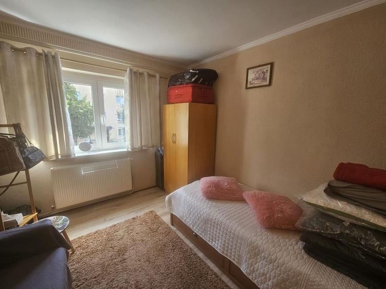 Apartament cu 4 camere decomandat în Exercițiu