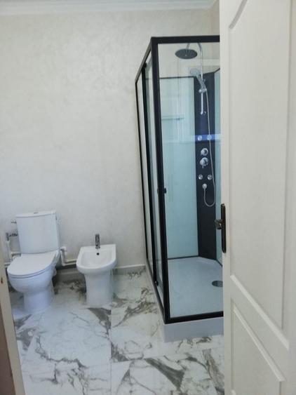 Casă cu 3 camere decomandat în Siderurgiștilor