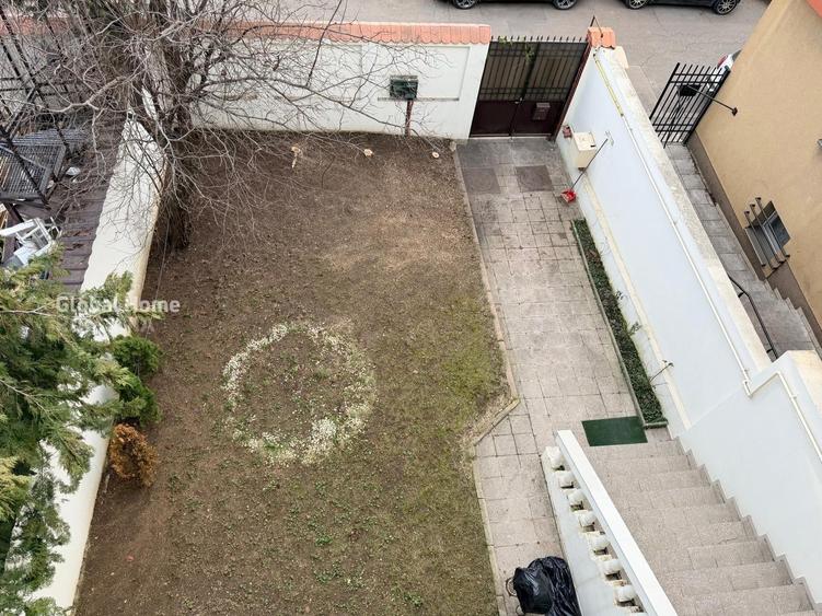 Casă cu 10 camere cu Canalizare în Parcul Carol
