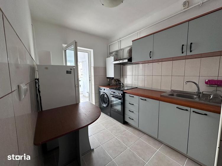 Apartament cu 3 camere semidecomandat în Central