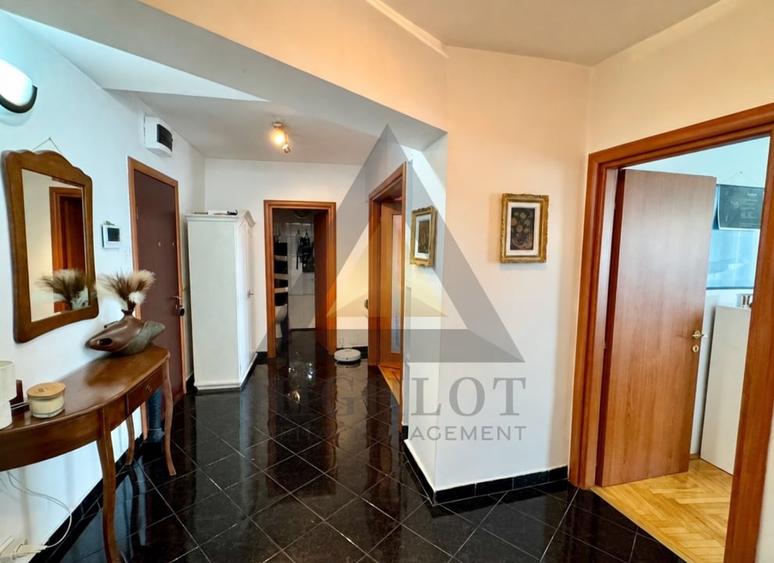 Apartament cu 3 camere decomandat, mobilat în P-ța Victoriei