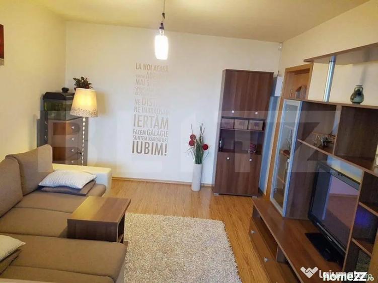 Apartament cu 2 camere decomandat în Republicii