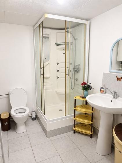 Casă individuală cu 3 camere cu Canalizare în Exterior Vest