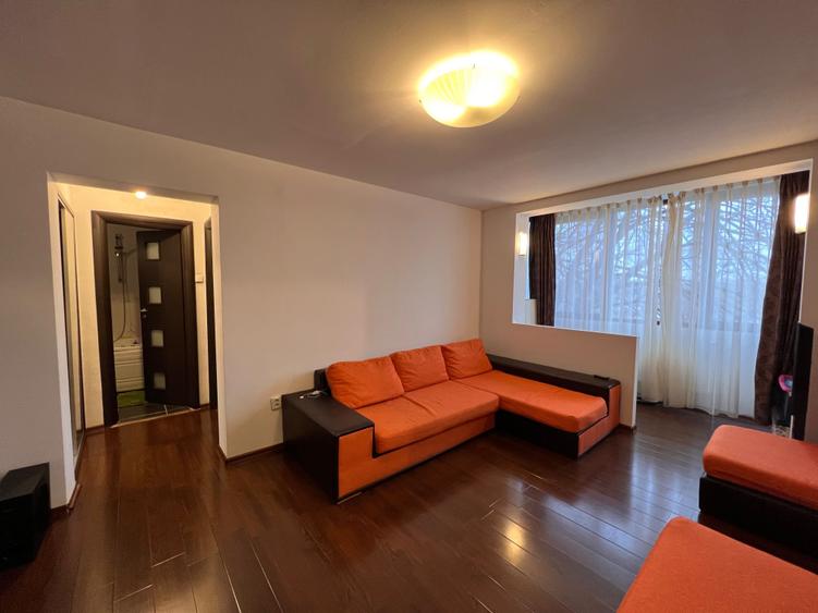 Apartament cu 3 camere semidecomandat în Farfuria