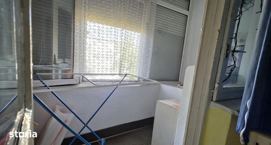 Apartament cu 4 camere semidecomandat în Circumvalațiunii