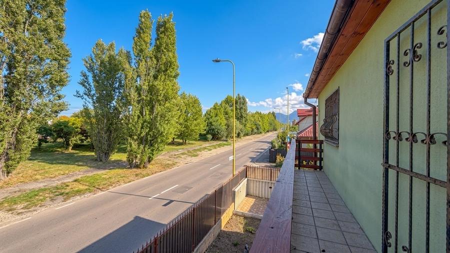 Duplex cu 3 camere cu Canalizare în Florilor