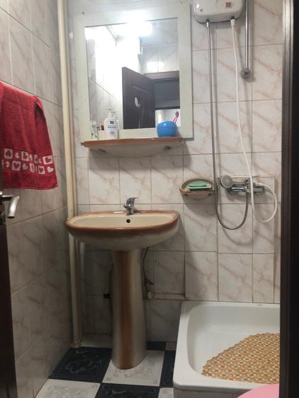 Apartament cu 4 camere nedecomandat, mobilat în Brâncoveanu