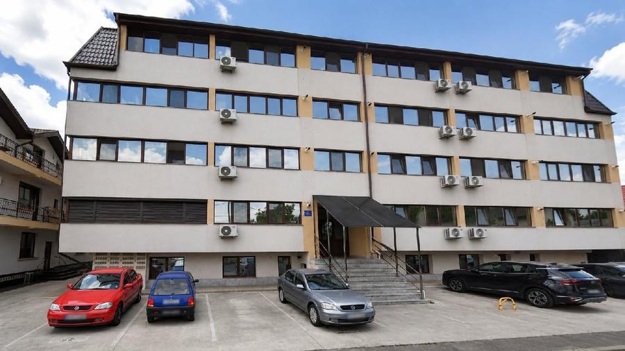 Garsonieră decomandată în Roșu
