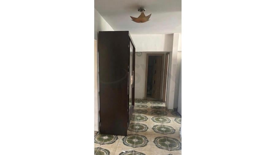 Apartament cu 3 camere decomandat în Nerva Traian