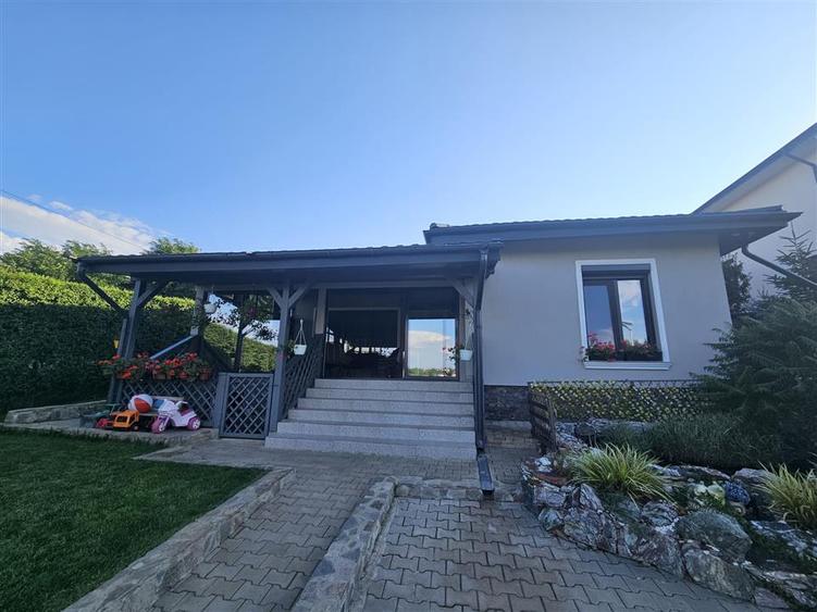 Casă cu 3 camere cu Teren 500 Mp în Valea Adâncă
