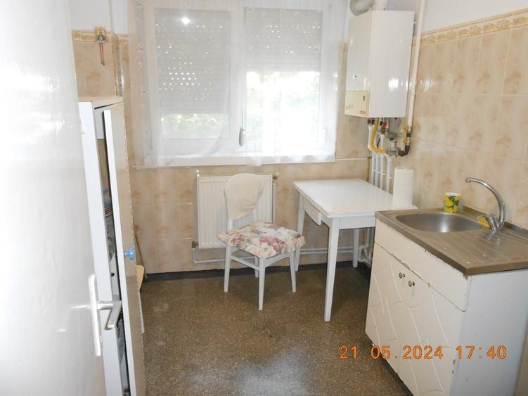 Apartament cu 3 camere decomandat în Calea Galați