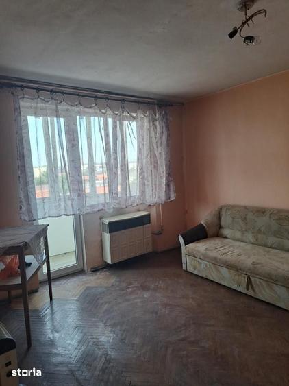 Apartament cu 2 camere semidecomandat în Micro 17