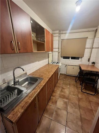 Apartament cu 2 camere decomandat în Tei
