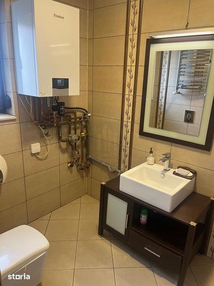 Casă cu 7 camere decomandat cu Teren 120 Mp în Floreasca