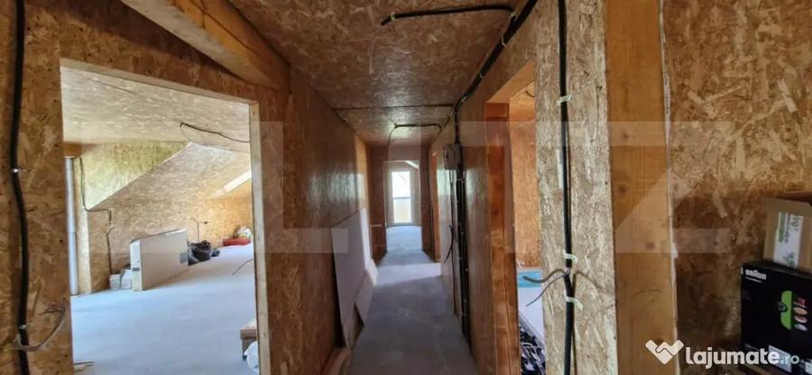 Casă cu 2 camere cu Teren 1000 Mp în Central