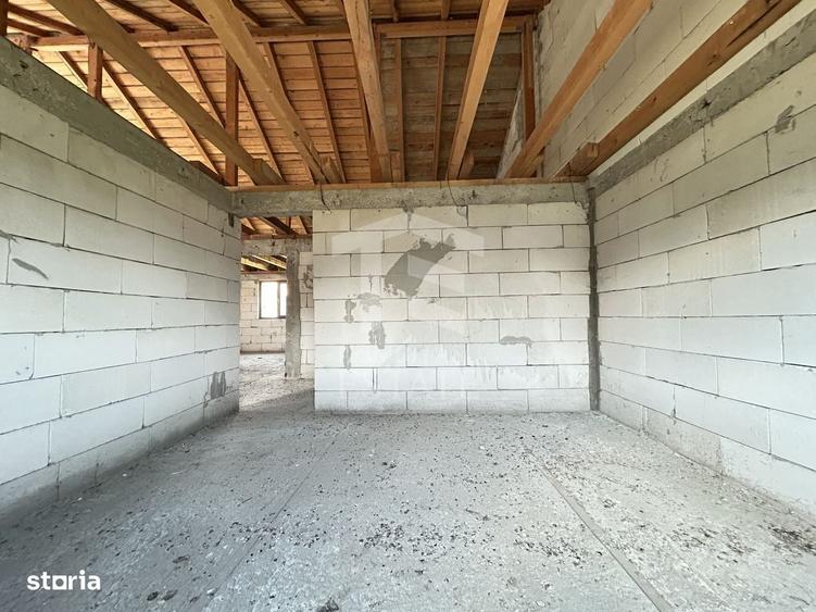 Casă cu 2 camere cu Teren 300 Mp în Lumina