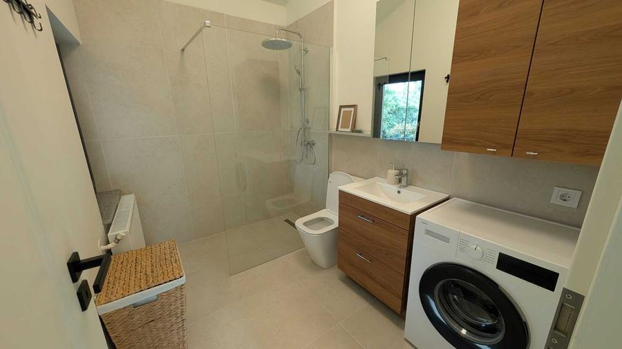 Casă cu 3 camere cu Teren 364 Mp în Central