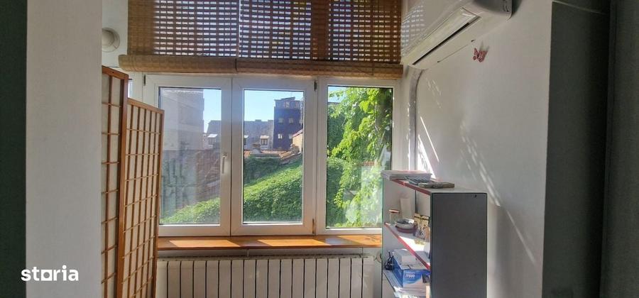 Apartament cu 2 camere decomandat în Universitate