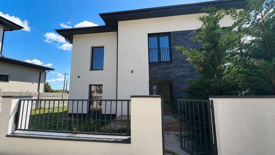 Casă individuală cu 4 camere cu Teren 250 Mp în Tunari