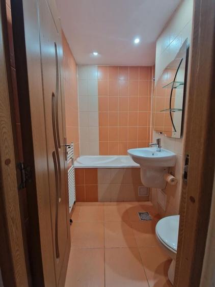 Apartament cu 2 camere semidecomandat în Hunedoara