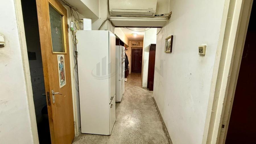 Apartament cu 4 camere decomandat în Colentina