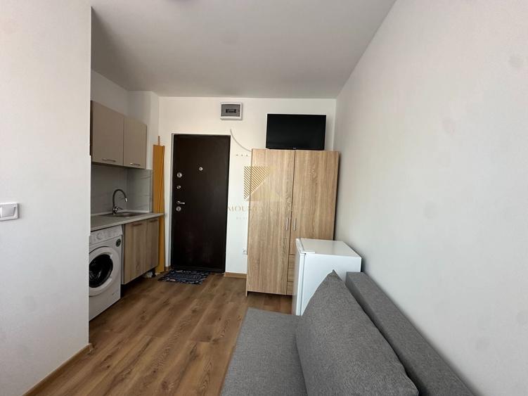 Camera cu baie, renovata complet, Str. Serii 2, prima inchiriere - 1
