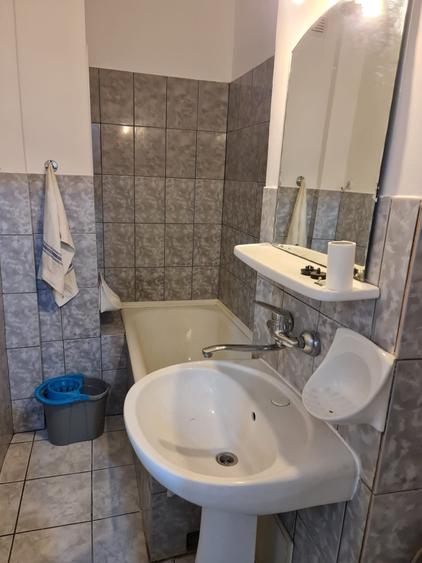 Garsonieră decomandată în Central