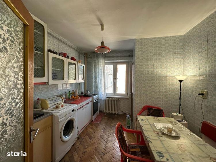 Apartament cu 3 camere decomandat, mobilat în Ultracentral