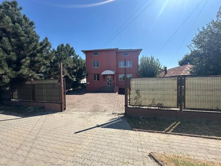 Spațiu comercial, de 520 mp, în Săftica
