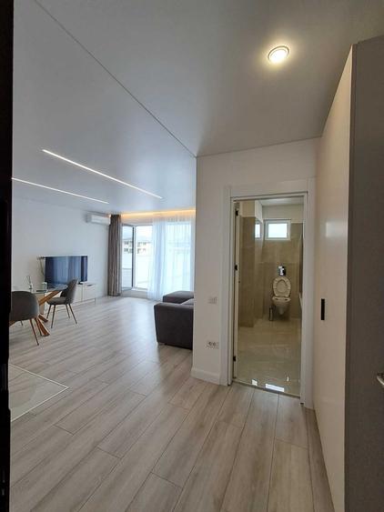 Apartament cu 2 camere semidecomandat, mobilat în Apărătorii Patriei
