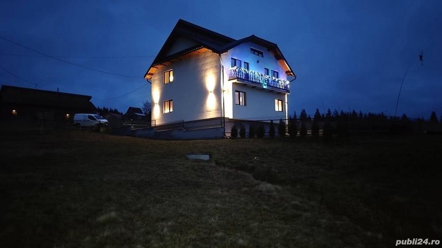 Casă cu 5 camere cu Teren 5800 Mp în Podu Coșnei