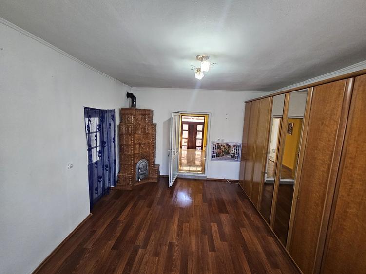 Casă cu 4 camere în Dobârca