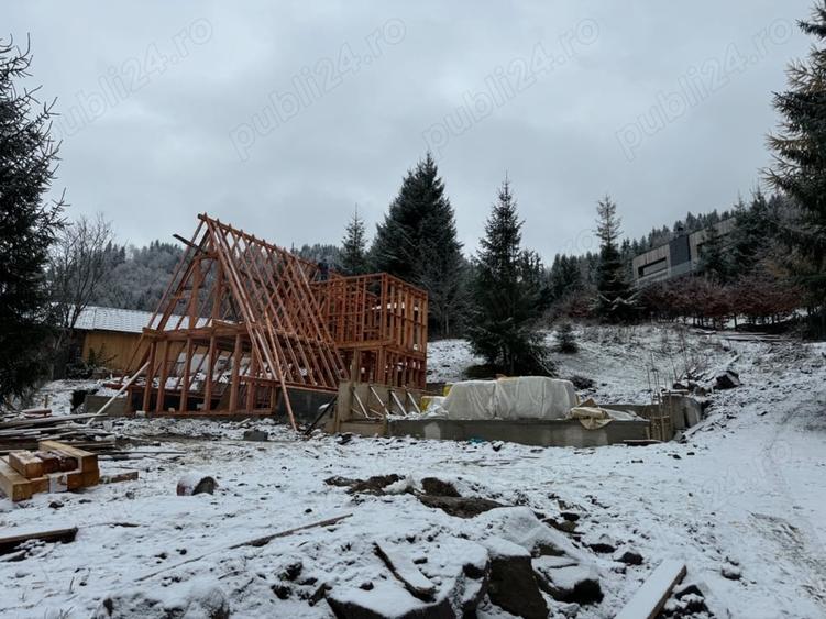 Casă cu 4 camere în Unirea