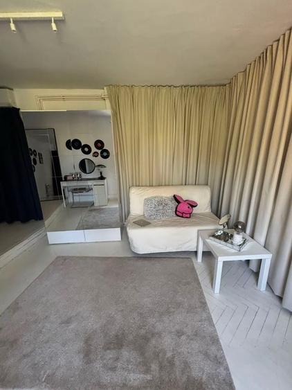Apartament cu 2 camere nedecomandat în Universitate
