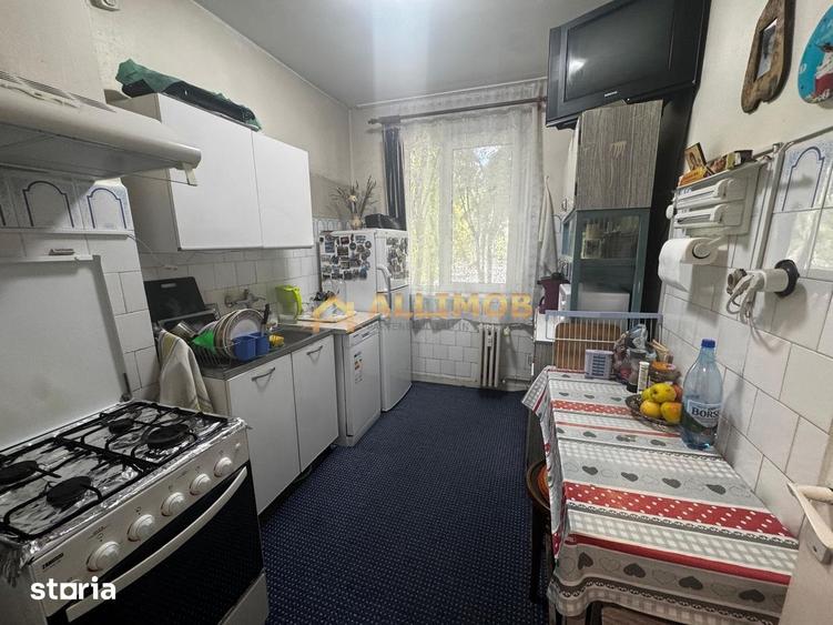Apartament cu 2 camere semidecomandat în Democrației