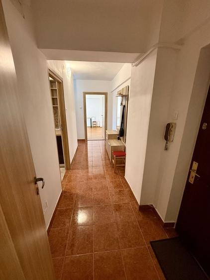 Garsonieră decomandată în Soarelui