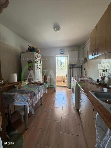 Apartament cu 3 camere decomandat în Mioriței