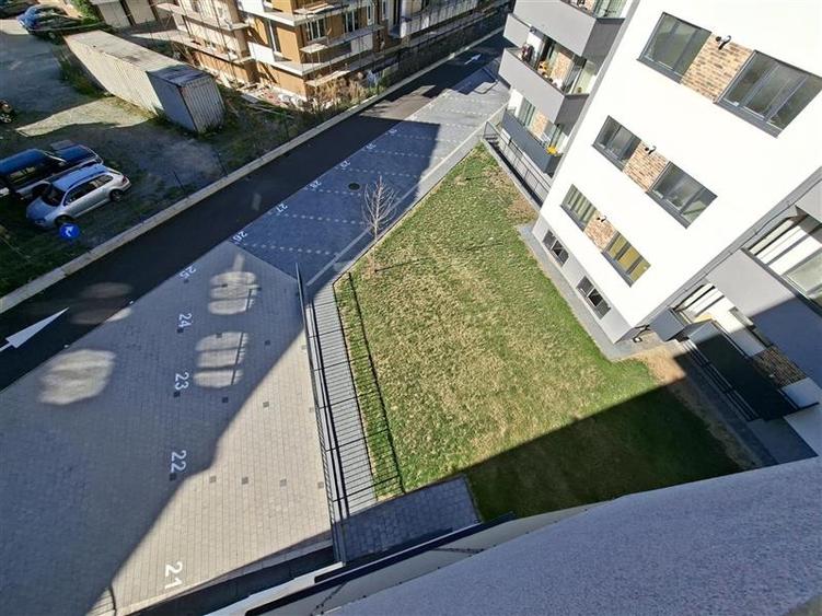 Apartament cu 3 camere circular în Florești