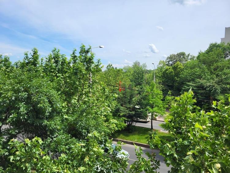 Apartament cu 2 camere decomandat în Baba Novac