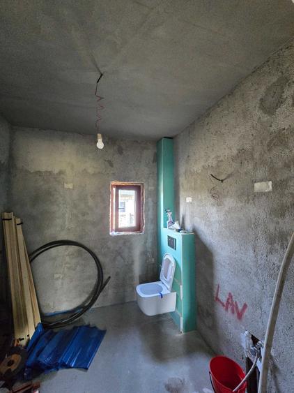 Casă cu 4 camere în Brănești