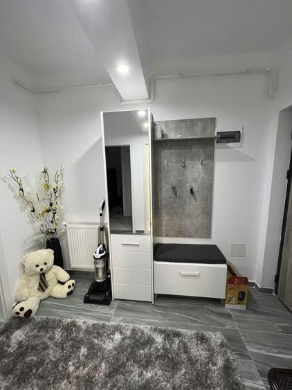 Garsonieră decomandată în Valea Adâncă
