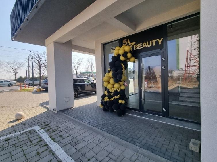 Spațiu comercial, de 15 mp, în Lacu