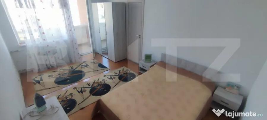 Apartament cu 3 camere decomandat, mobilat în Central